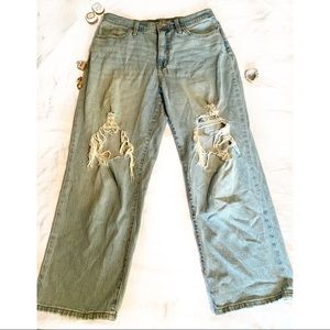 Universal Thread High Waisted Ripped Mom Jeans size 12